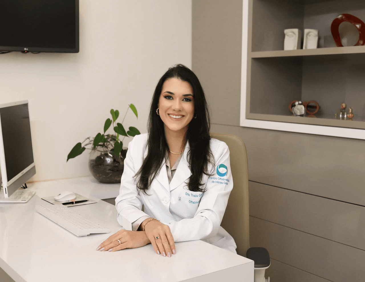 Dra. Thaís Godinho Caldeira